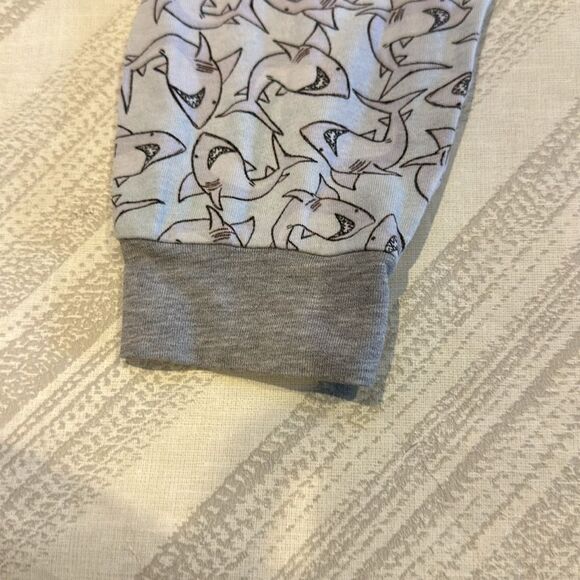 Esme Little Boys Shark Pattern Long Sleeve & Pants Pajama Set, Size 4 - Picture 7 of 7